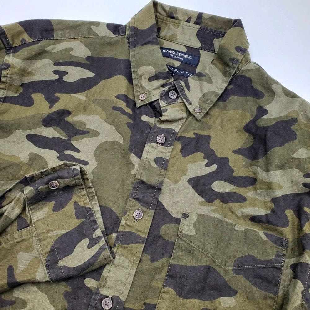 Banana Republic Luxe Flannel Shirt Mens L Camo Untucked Slim Fit Green Cotton
